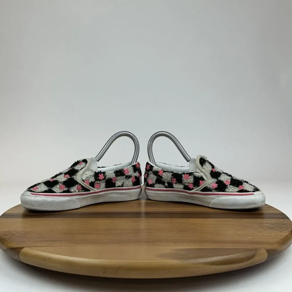 Big Kids Girls Vans Sherpa Classic Slip On Check Pink Flower Sneakers Size 1.5 Y